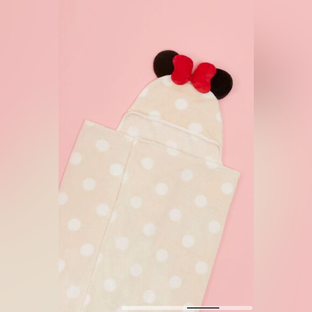 DISNEY X FOREVER 21 MINNIE MOUSE HOODED PLUSH THROW NEW WITH TAG